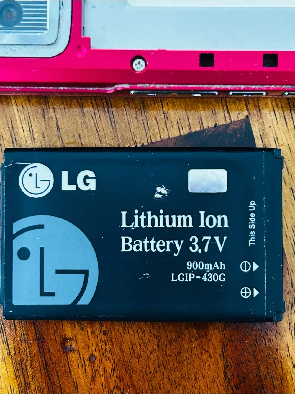 LG CU720 Red Slider Phone with Charger and Black Leather Holster